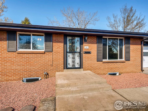 141 S Saulsbury St, Lakewood, CO 80226