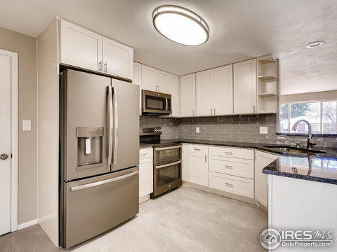 141 S Saulsbury St, Lakewood, CO 80226