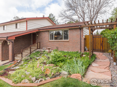 2431 S Garland Ct, Lakewood, CO 80227