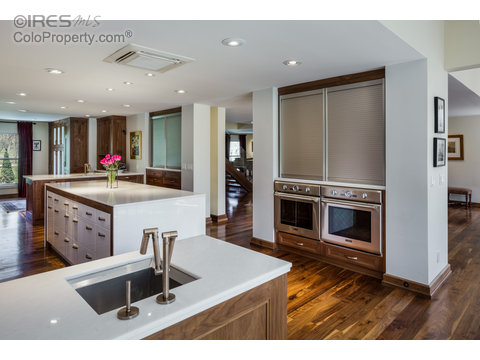 5890 Woodbourne Hollow Rd, Boulder, CO 80301