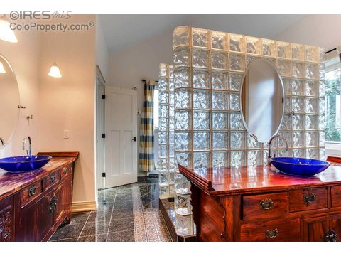 440 Christmas Tree Dr, Boulder, CO 80302