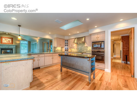 652 Theresa Dr, Boulder, CO 80303