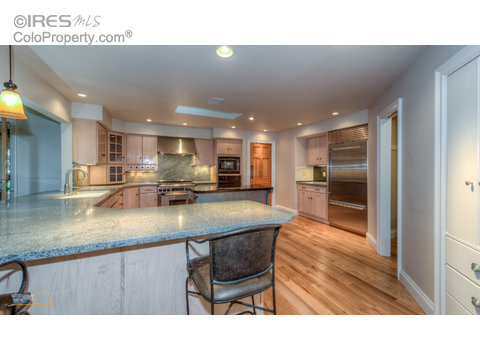 652 Theresa Dr, Boulder, CO 80303