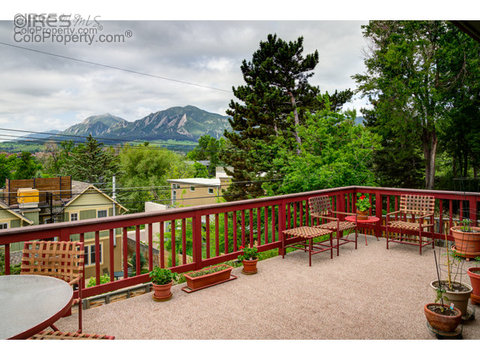 2330 Balsam Dr, Boulder, CO 80304