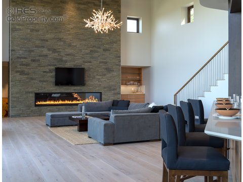19 Arrowleaf Ct, Boulder, CO 80304