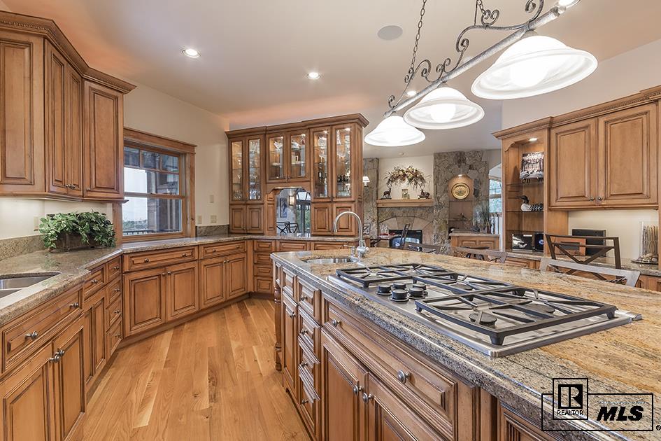1220 Steamboat Blvd, Steamboat Springs, CO 80487