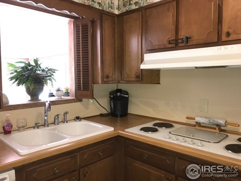 844 Briarwood Ct, Longmont, CO 80501
