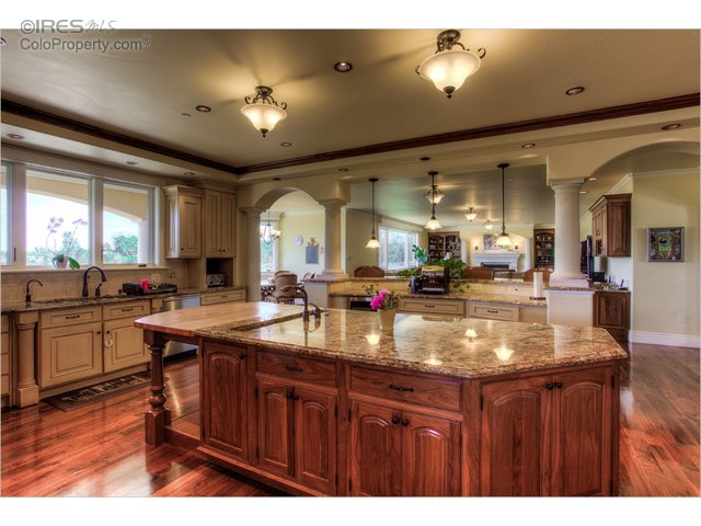 8675 Monte Vista Ave, Niwot, CO 80503