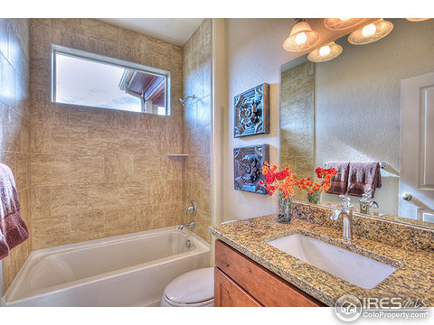 1514 Moonlight Dr, Longmont, CO 80504