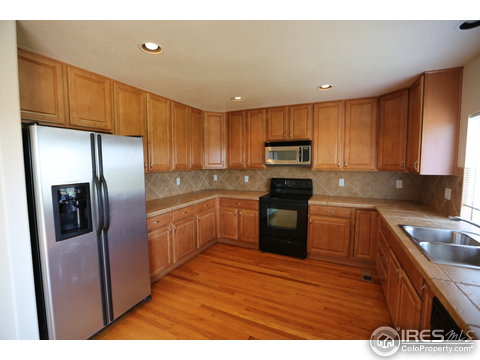 1439 Hickory Dr, Erie, CO 80516