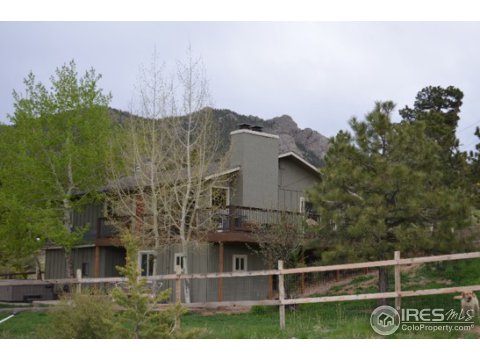 821 Whispering Pines Dr, Estes Park, CO 80517