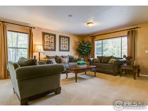 5092 Ridgewood Dr, Johnstown, CO 80534