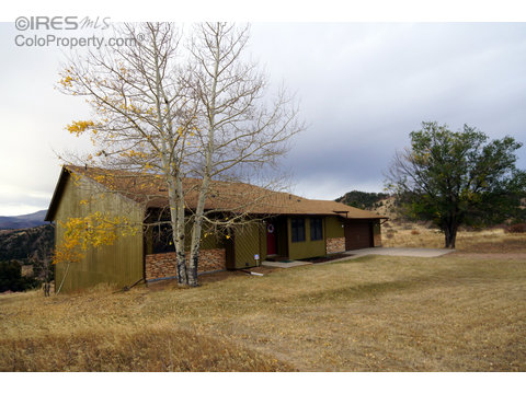 302 Simoncrest Dr, Livermore, CO 80536
