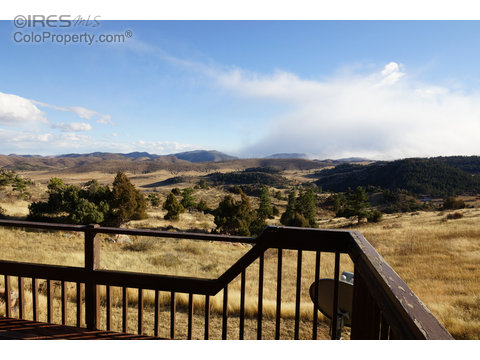 302 Simoncrest Dr, Livermore, CO 80536