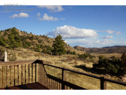 302 Simoncrest Dr, Livermore, CO 80536