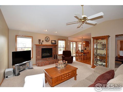 1644 Maiden Grass Dr, Loveland, CO 80537