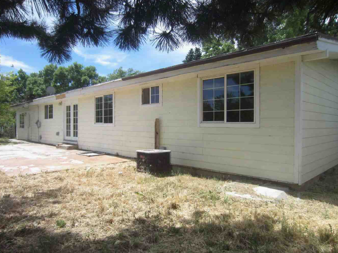 2612 Lakecrest PlLoveland, CO, 80538Larimer County