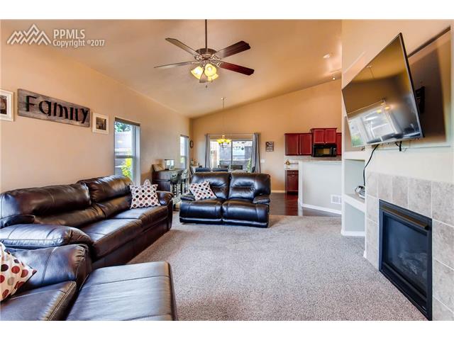 1385 Diamond Rim Drive, Colorado Springs, CO 80921