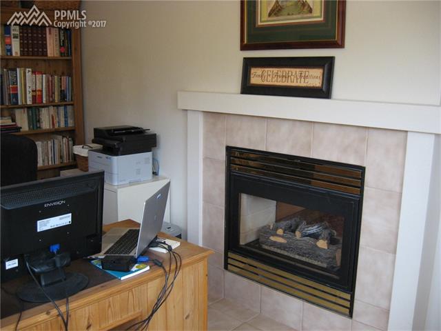 15211 Ridgefield Lane, Colorado Springs, CO 80921