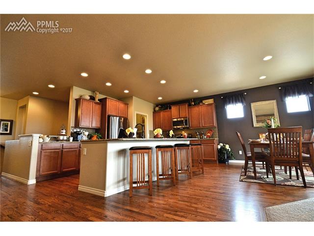 7108 Jagged Tree Circle, Colorado Springs, CO 80927