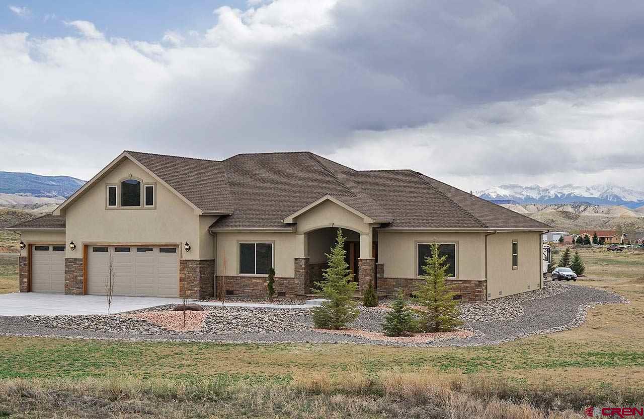 69072 E Oak Grove Road, Montrose, CO 81401