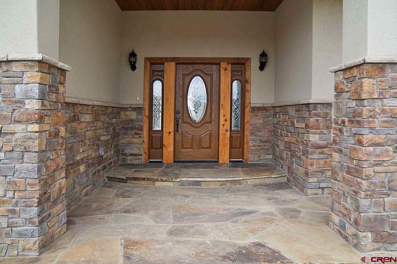 69072 E Oak Grove Road, Montrose, CO 81401