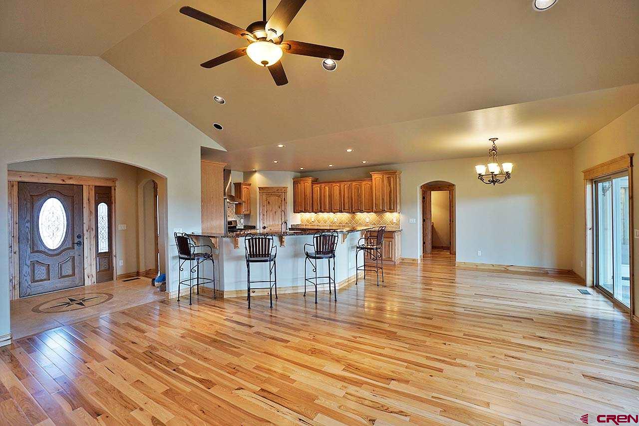 69072 E Oak Grove Road, Montrose, CO 81401