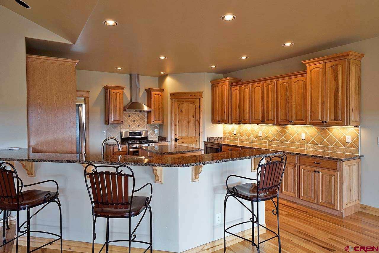 69072 E Oak Grove Road, Montrose, CO 81401