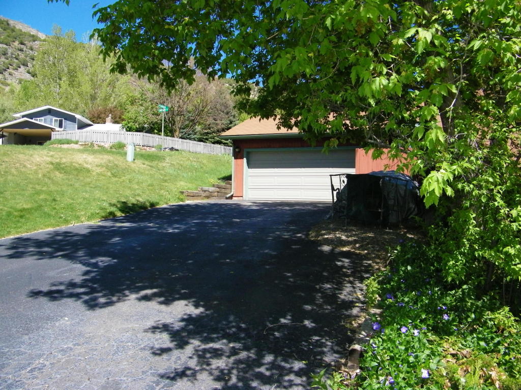 111Cardinal Lane, Glenwood Springs, CO 81601