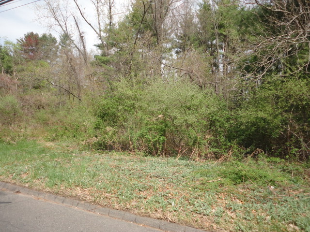 70 Juniper Dr, Avon, CT 06001