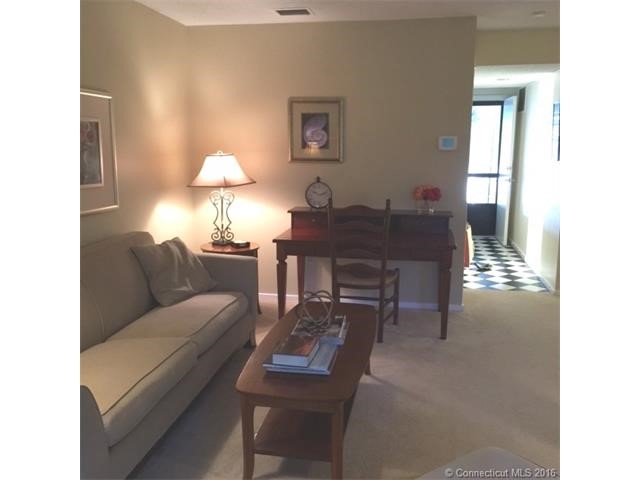 5Sycamore Ln, Avon, CT 06001