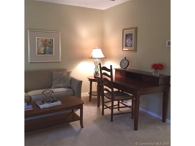 5Sycamore Ln, Avon, CT 06001