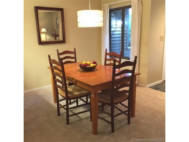 5Sycamore Ln, Avon, CT 06001