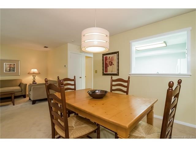 5Sycamore Ln, Avon, CT 06001