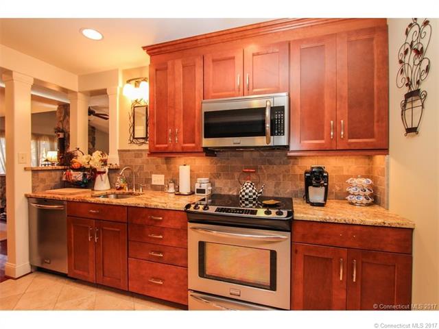 143Mallard Dr #143, Avon, CT 06001