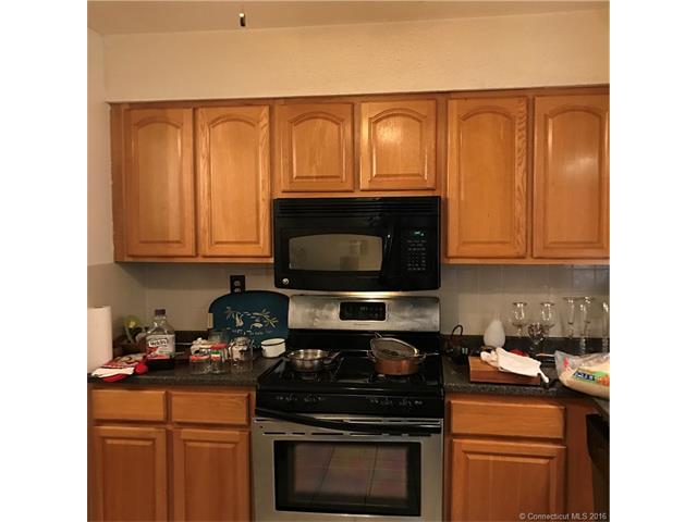 133 Sutton Pl, Bloomfield, CT 06002