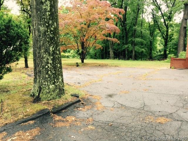 41Walker Ln, Bloomfield, CT 06002