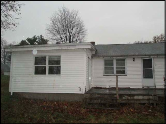 5 Lee Cir, Bloomfield, CT 06002