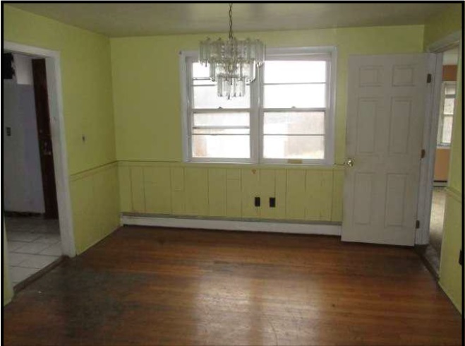 5 Lee Cir, Bloomfield, CT 06002