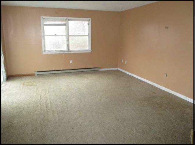 5 Lee Cir, Bloomfield, CT 06002