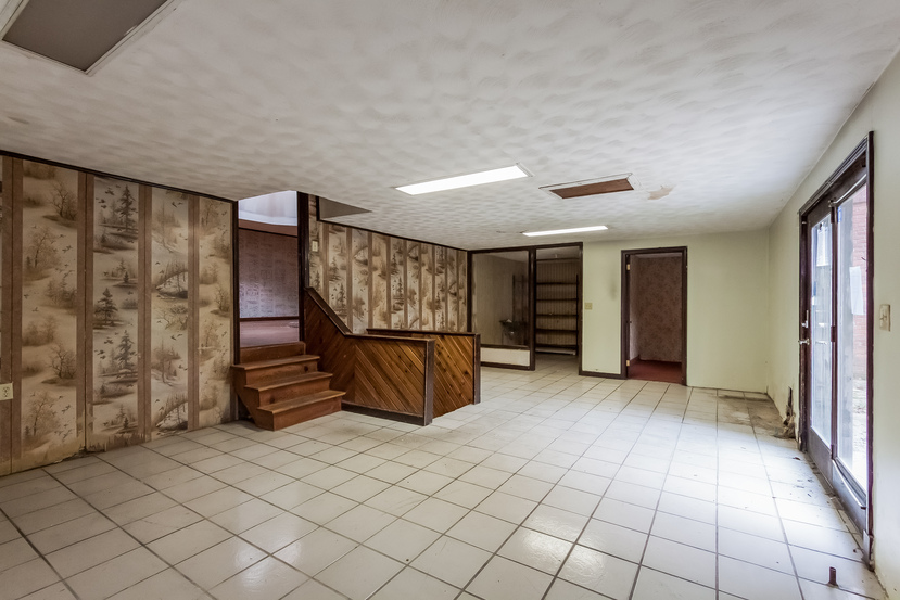75 School St, Bloomfield, CT 06002