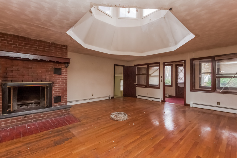75 School St, Bloomfield, CT 06002