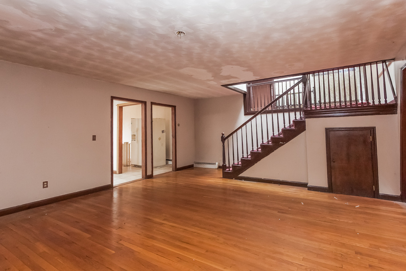 75 School St, Bloomfield, CT 06002