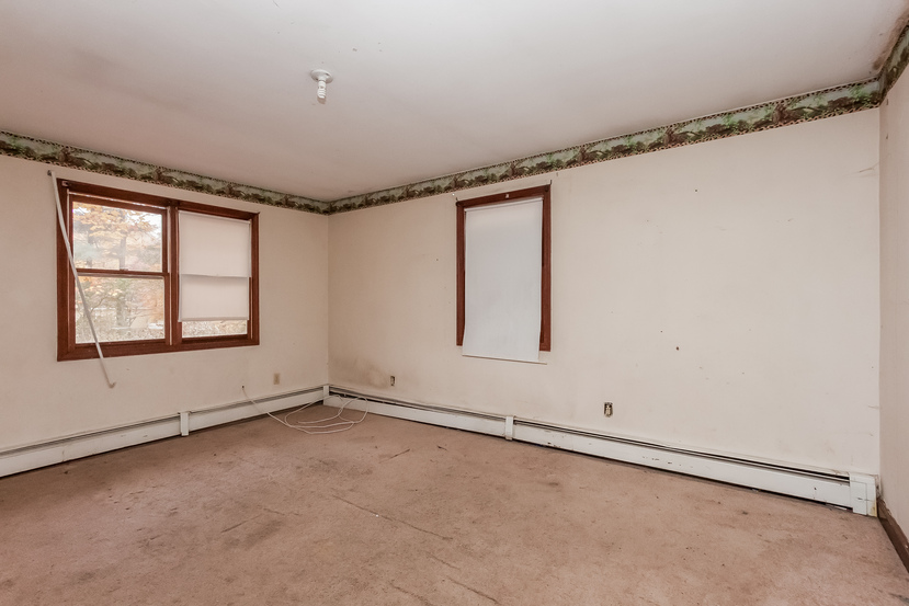 75 School St, Bloomfield, CT 06002