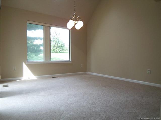 16 Reed Ct, Bloomfield, CT 06002