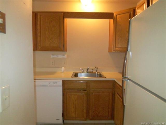 16 Reed Ct, Bloomfield, CT 06002