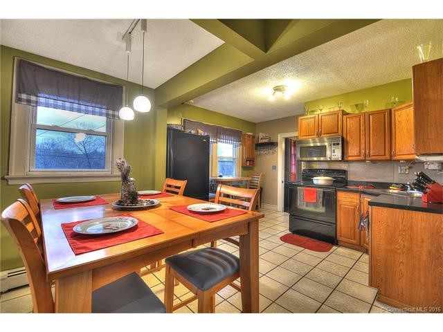 219Tunxis Ave, Bloomfield, CT 06002