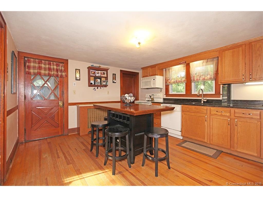 6 Privilege Rd, Bloomfield, CT 06002