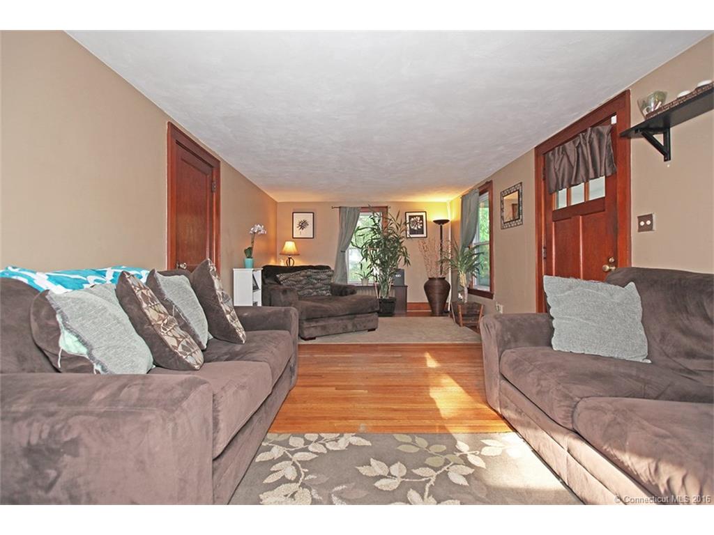 6 Privilege Rd, Bloomfield, CT 06002