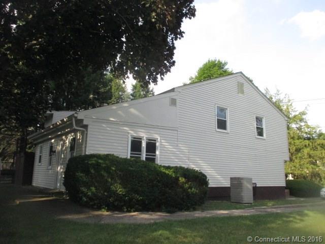 211Woodland Ave, Bloomfield, CT 06002